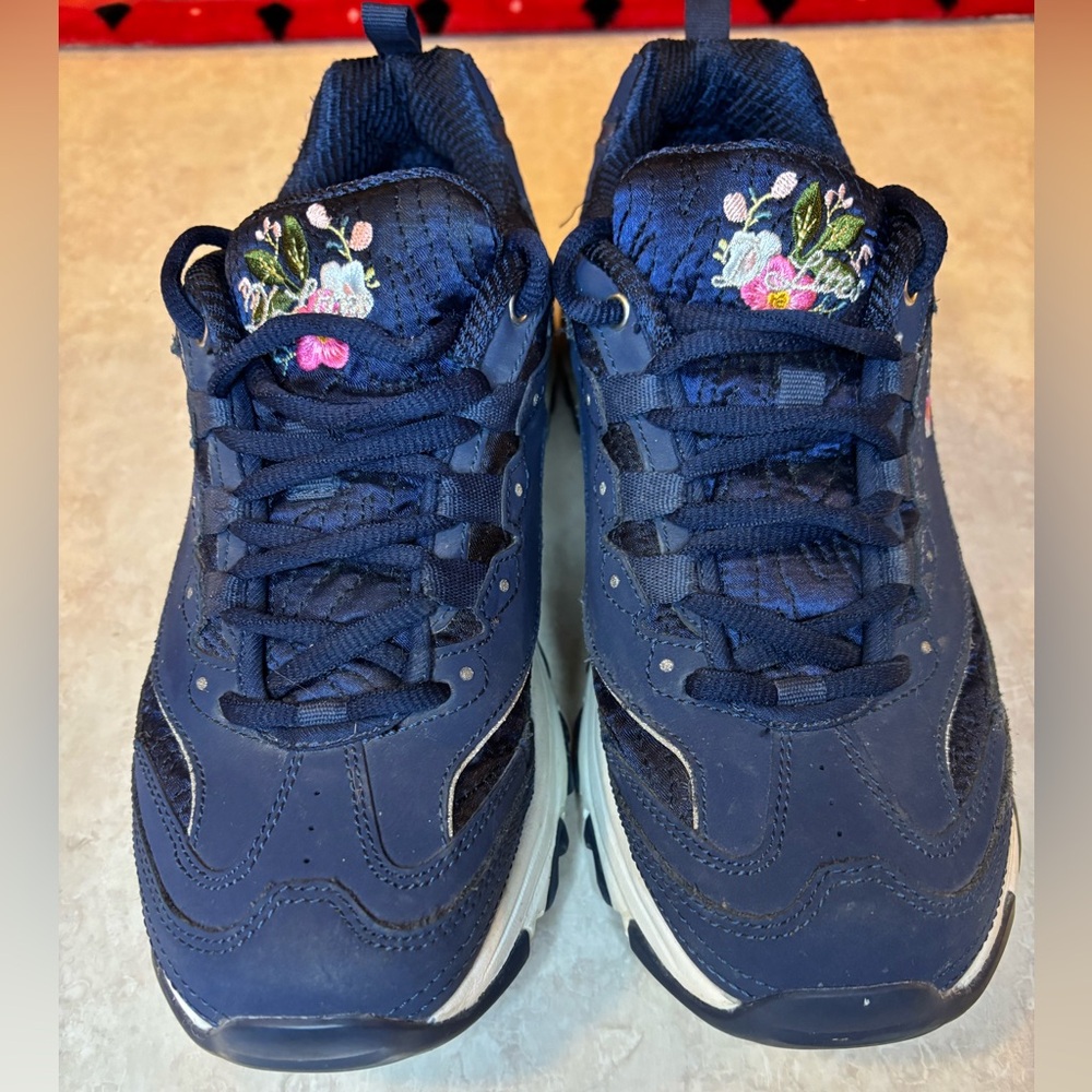 Skechers Navy D’Lites sneakers